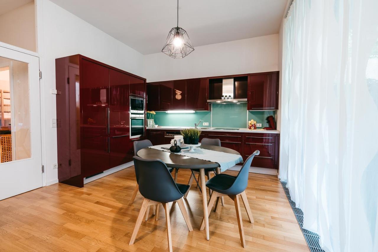 Luxury Downtown Appartement Mit Garage Graz Luaran gambar